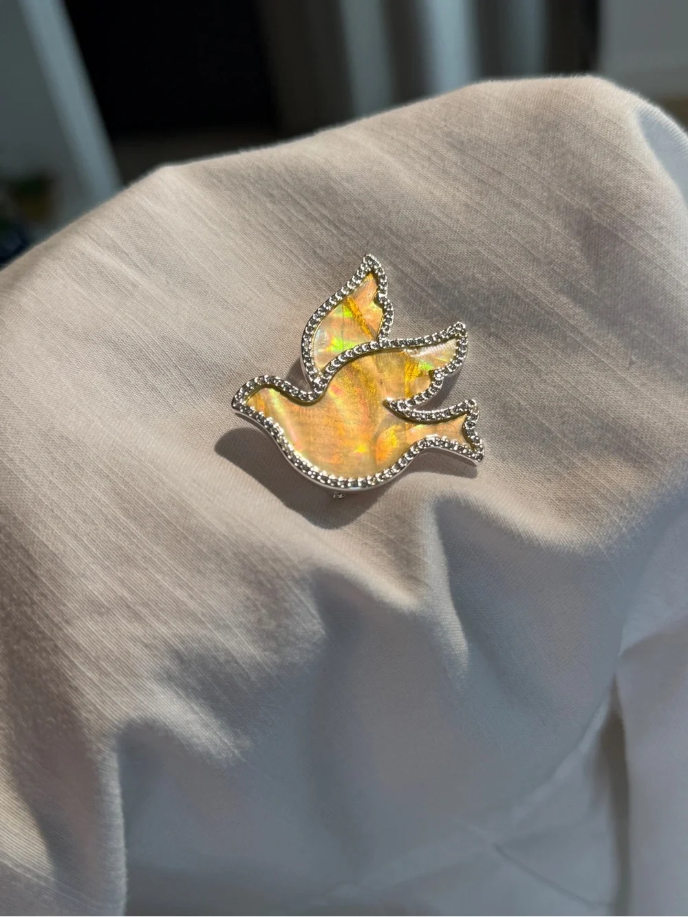 Enamel MOP Pearl Dove Bird Pin Brooch- Crystal Rhinestone Silver Tone Unbranded